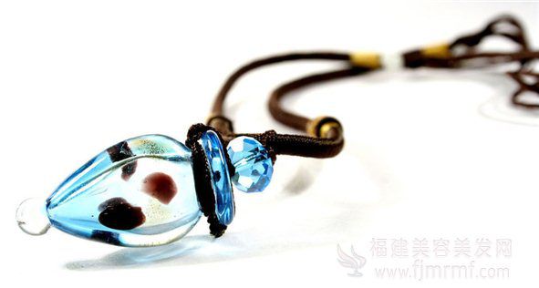 精油的使用(yòng)功效 精油的使(shǐ)用功效